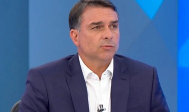 E o Lula? Flávio Bolsonaro cita presidente 17 vezes no Jornal Nacional para fugir de perguntas